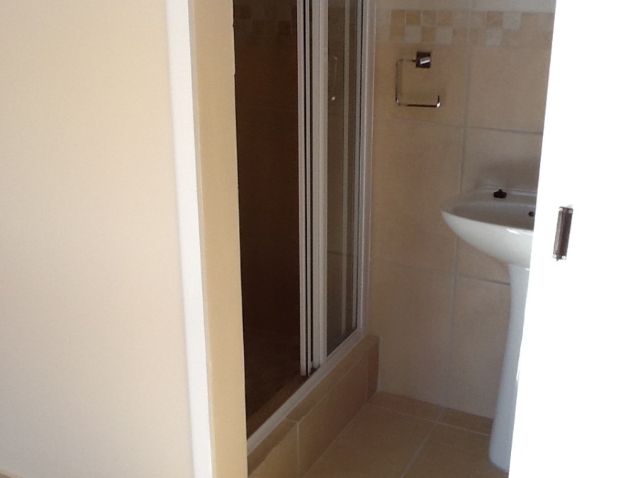 To Let 3 Bedroom Property for Rent in Buh Rein Estate Western Cape